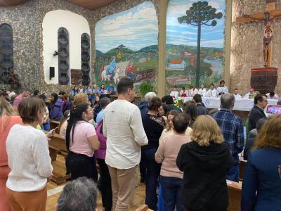 Dom Amilton celebra o 5º dia da Novena de Nossa Senhora Aparecida em Laranjeiras do Sul